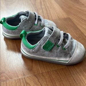 See Kai Run Grey and Green Kids Stevie walkers